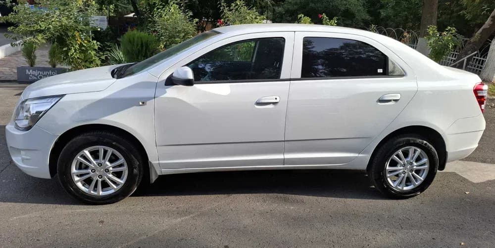 Chevrolet Cobalt 2024 used image 1