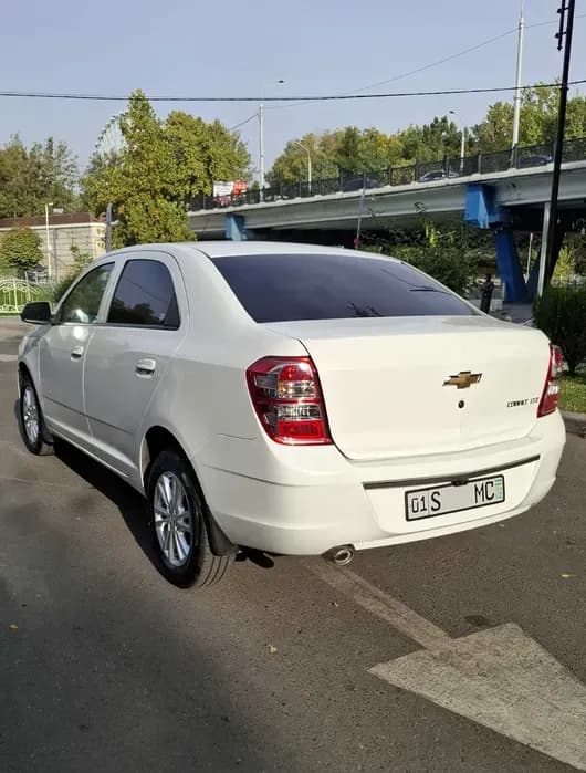 Chevrolet Cobalt 2024 used image 2