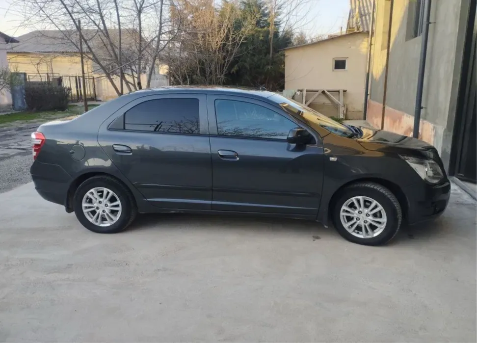 Chevrolet Cobalt 2021 used image 2