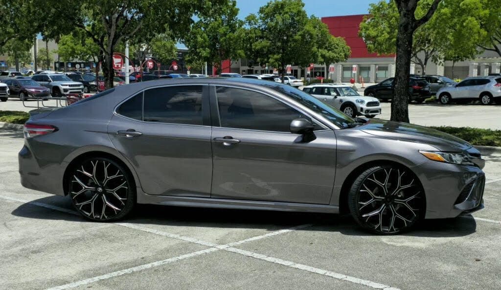 Toyota Camry 2010 image 2