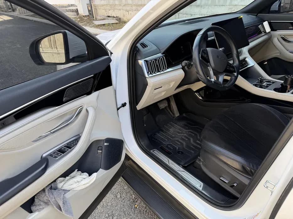 BYD Song Plus 2024 used image 4