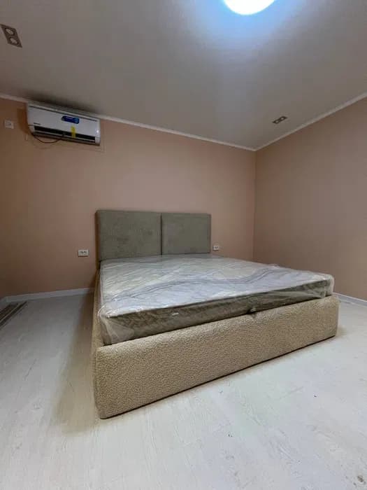 Кровать мягкая для спальни image 5