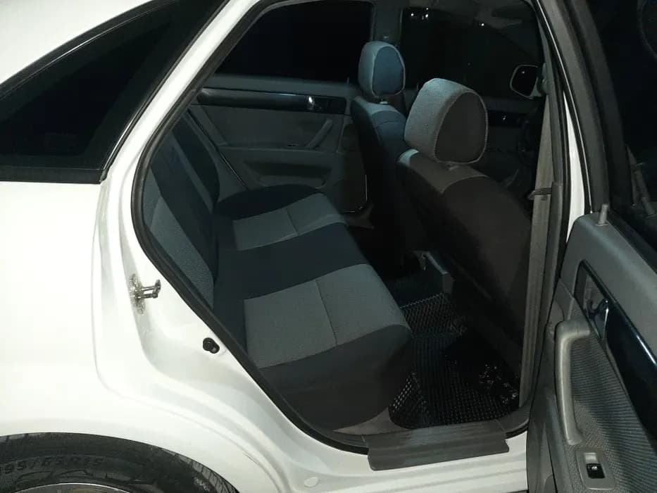 Chevrolet Gentra image 3