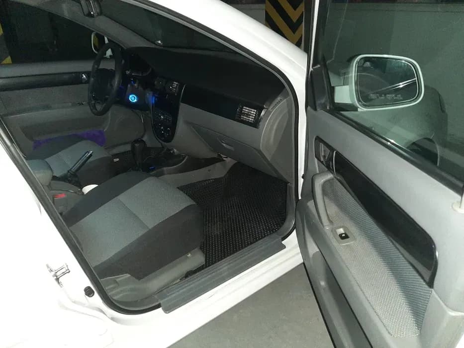 Chevrolet Gentra image 4