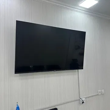 Телевизор **Samsung smart tv 43* HD** image 0