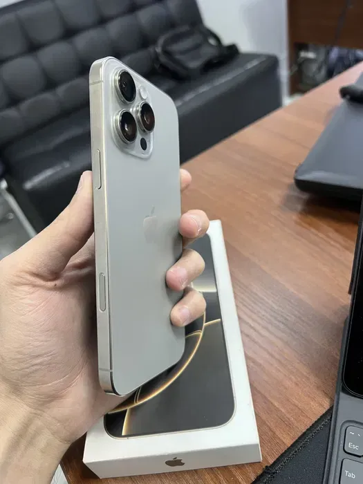 Iphone 16 pro max 256 image 1