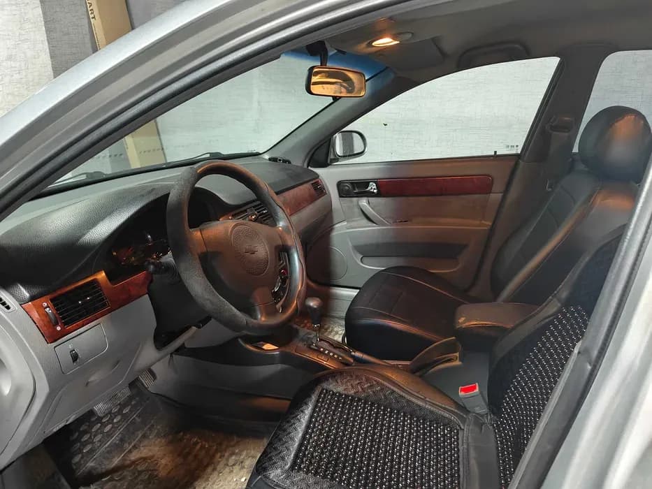 Chevrolet Lacetti image 2