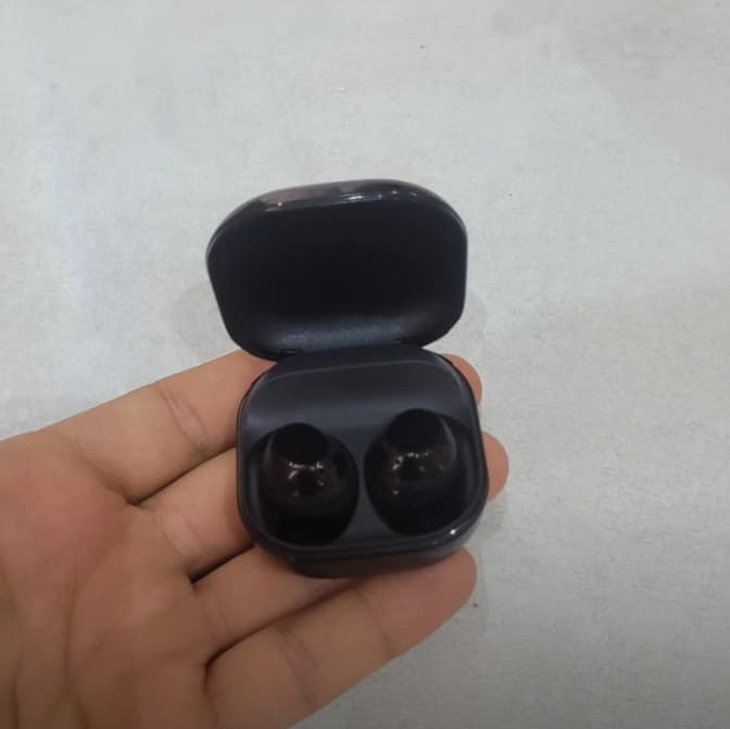 Galaxy buds core image 1