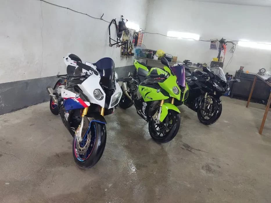 BMW S1000RR image 0
