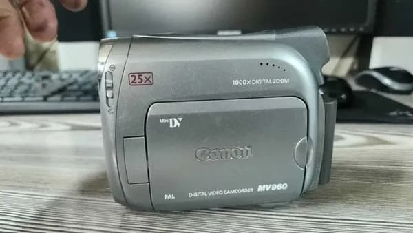 Видеокамера Sony СОТИЛАДИ!