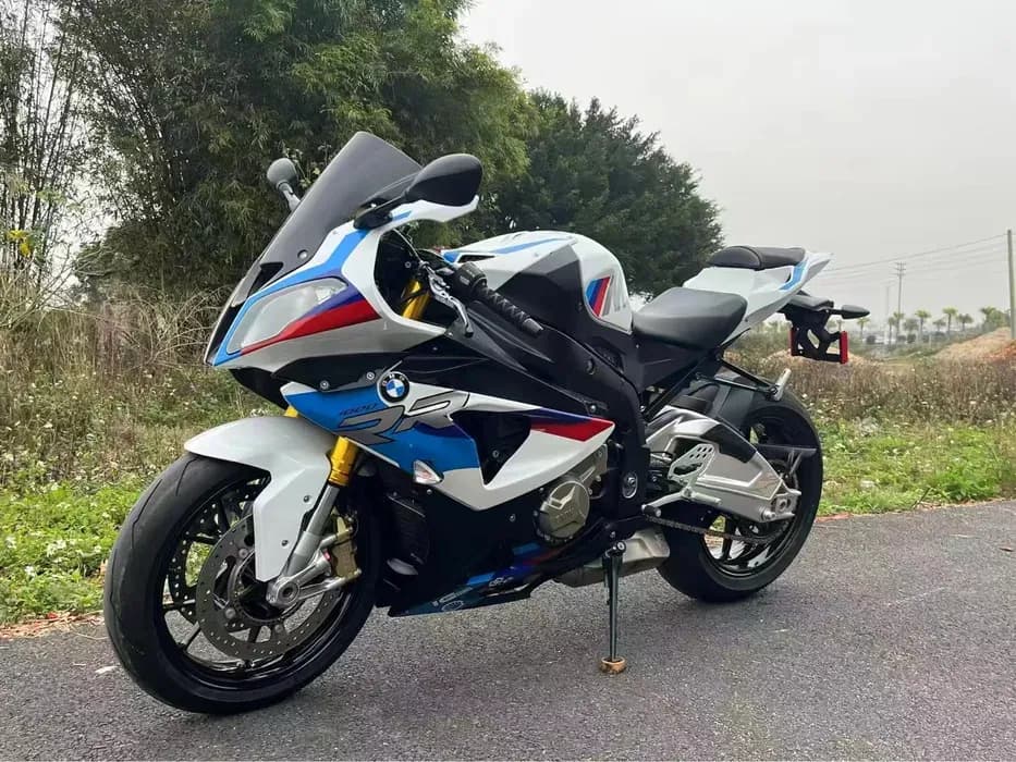 BMW S1000RR 1 BMW S1000RR image 1