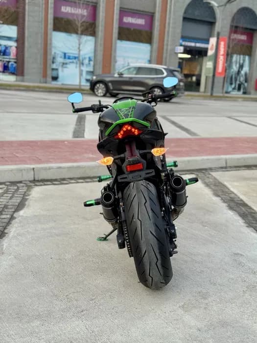 Kawasaki Z1000 2 Kawasaki Z1000 image 2