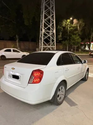Chevrolet Gentra 2022 used image 2 blur bg