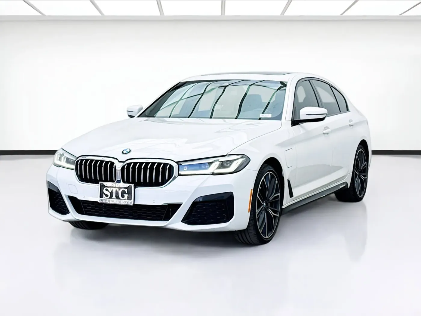 BMW 5 Series image 0