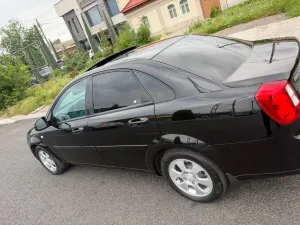 Chevrolet Gentra 2022 used image 5 blur bg