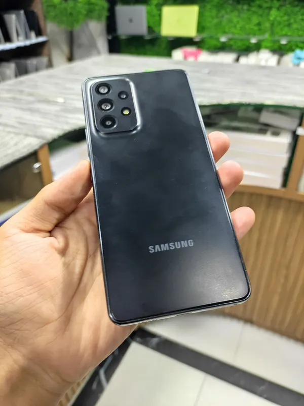 Samsung Galaxy A53 5G blur bg