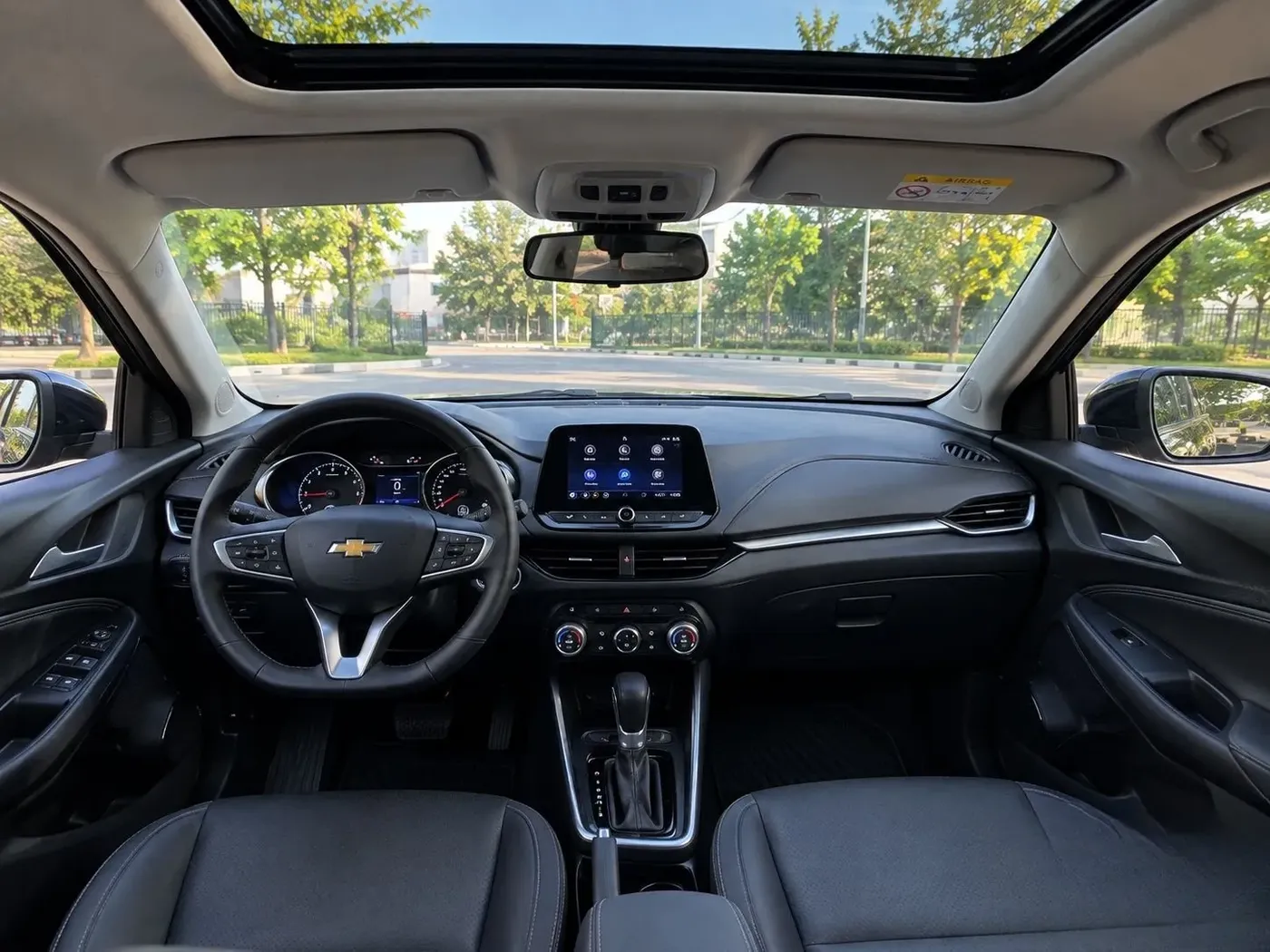 Chevrolet Onix image 1