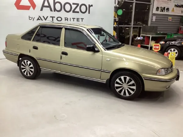 Daewoo Nexia blur bg
