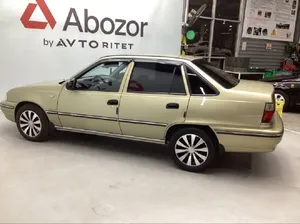 Daewoo Nexia image 1 blur bg