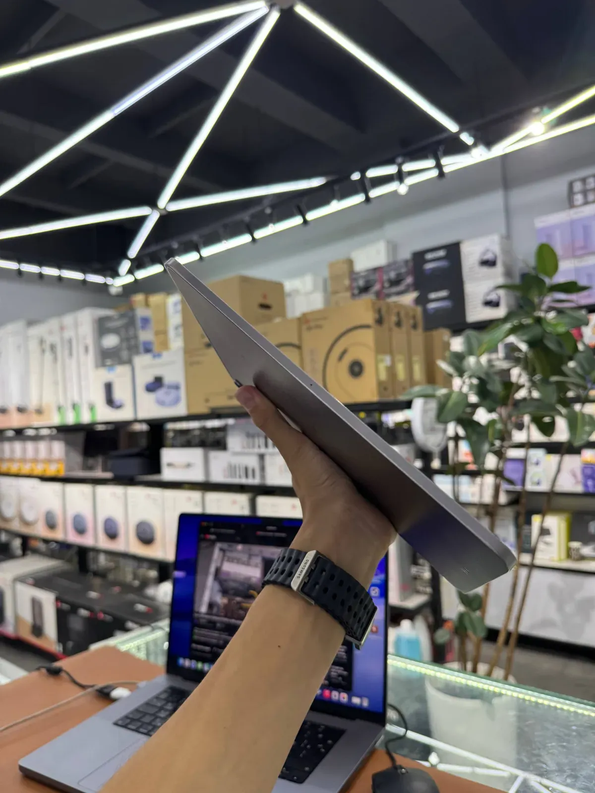 Apple iPad Pro 11 (2018) 6 Apple iPad Pro 11 (2018) image 6