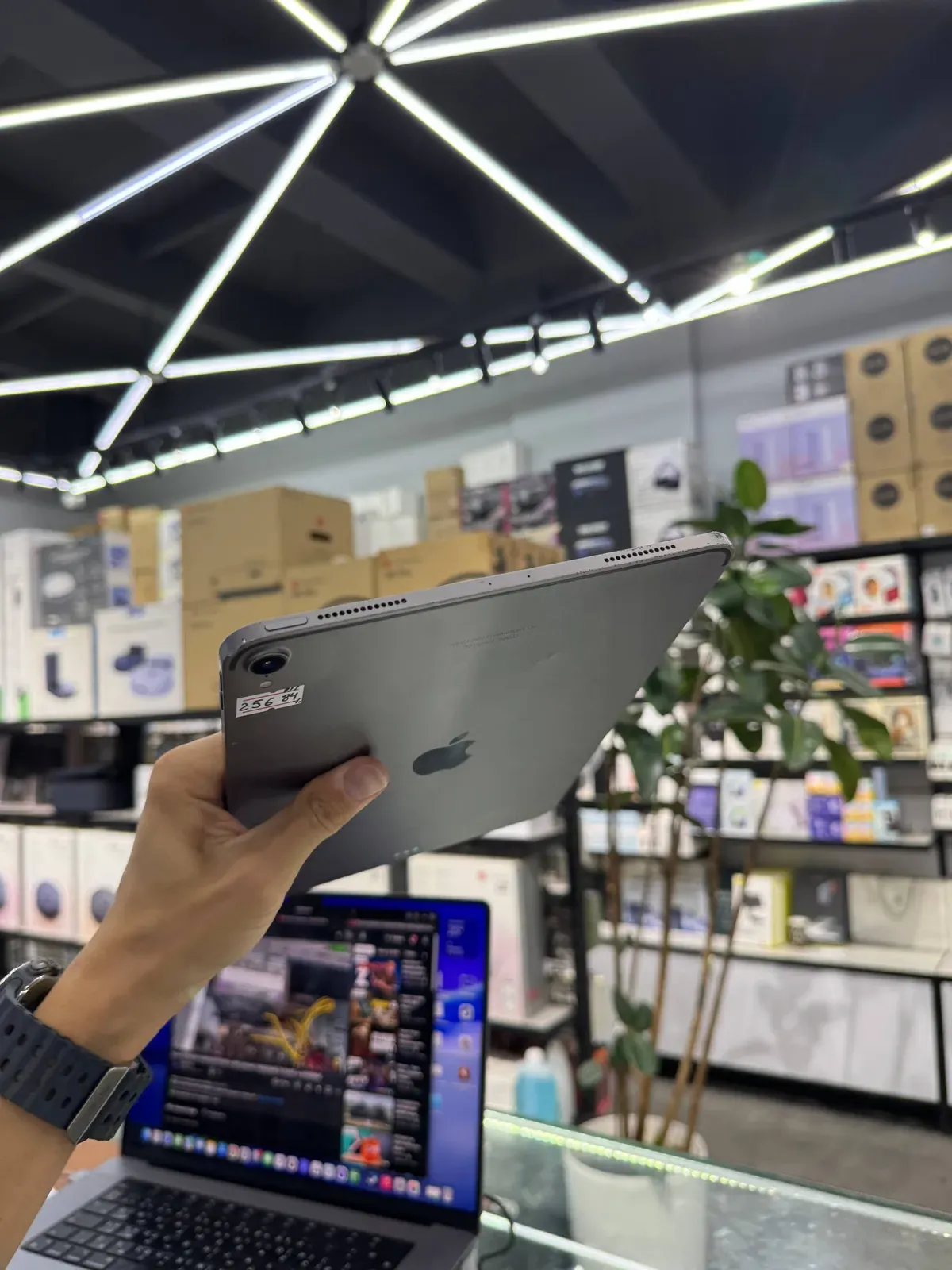Apple iPad Pro 11 (2018) 3 Apple iPad Pro 11 (2018) image 3