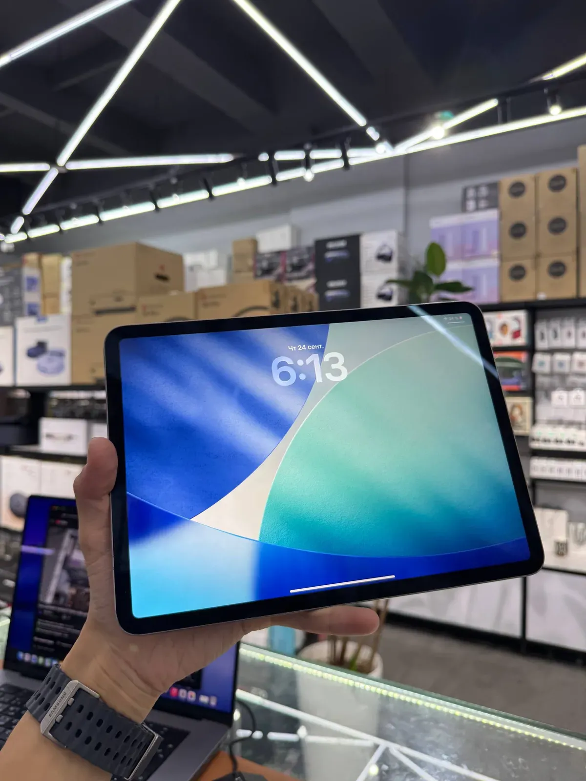 Apple iPad Pro 11 (2018) 4 Apple iPad Pro 11 (2018) image 4