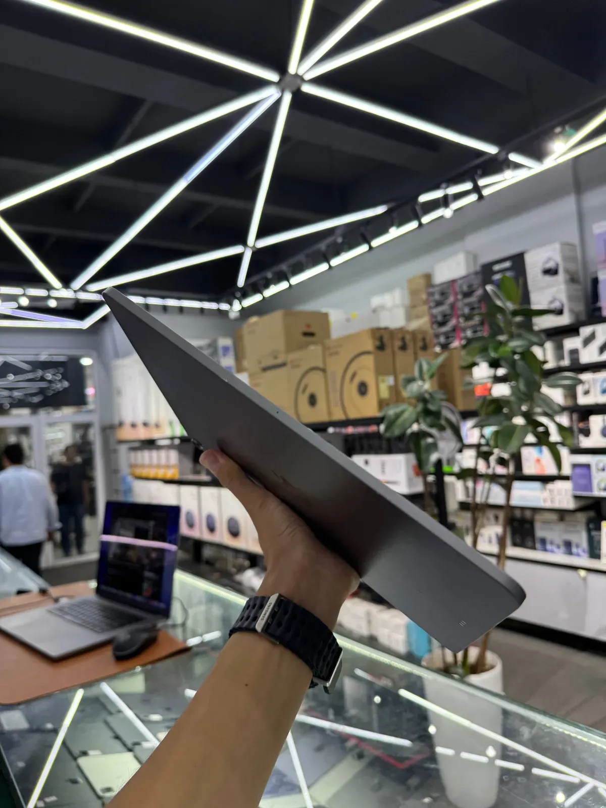 Apple iPad Pro 12.9 (2018) 4 Apple iPad Pro 12.9 (2018) image 4