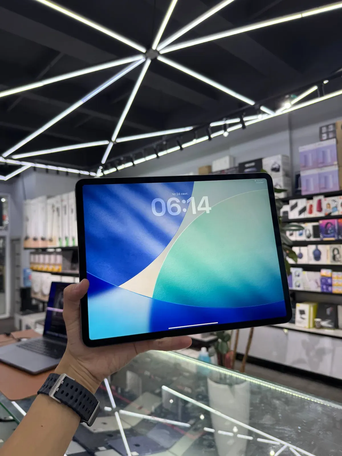 Apple iPad Pro 12.9 (2018) 5 Apple iPad Pro 12.9 (2018) image 5
