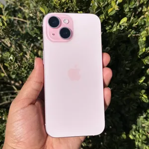 Apple iPhone 15 image 1 blur bg