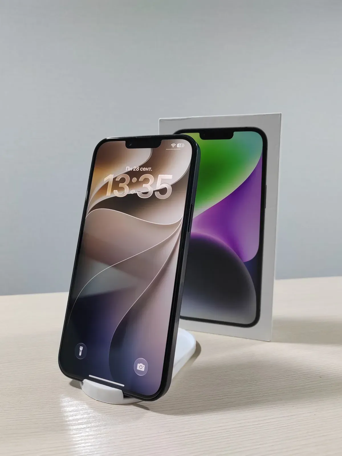 Apple iPhone 14 Plus image 2