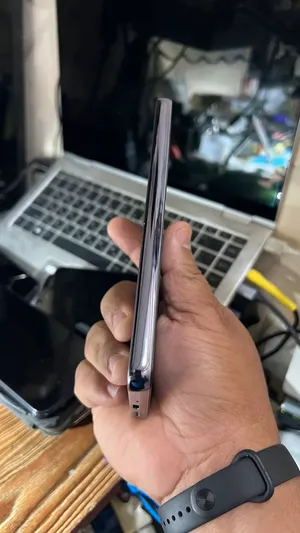 Samsung Galaxy A73 5G image 2 blur bg