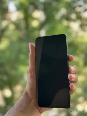 Redmi Note 14 image 3 blur bg