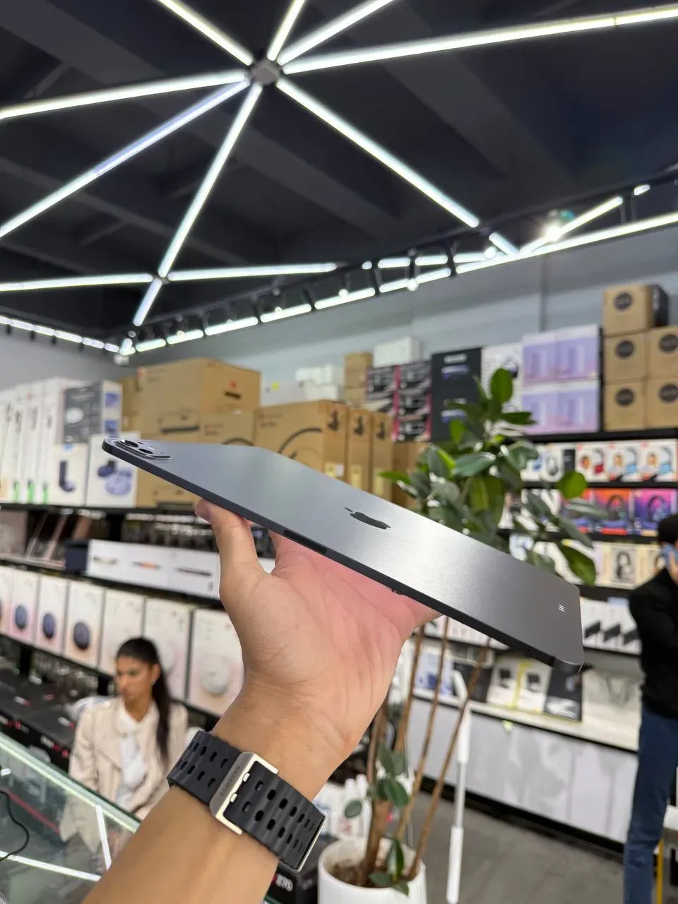 Apple iPad Pro 13 (M4) 2 Apple iPad Pro 13 (M4) image 2