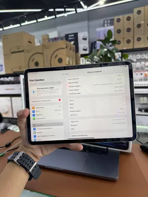 Apple iPad Pro 11 (M2) image 5 blur bg
