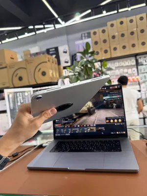 Apple iPad Pro 11 image 3 blur bg