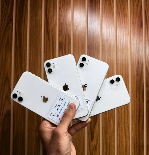 Apple iPhone 11 blur bg