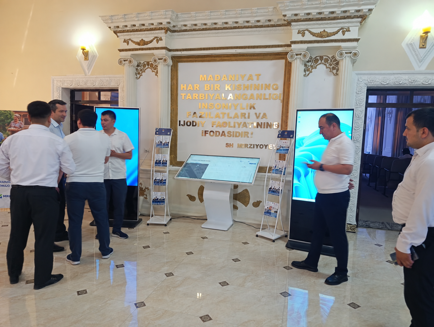 Технология сенсора Info Kiosk Android / Windows Сенсорный дисплей image 5