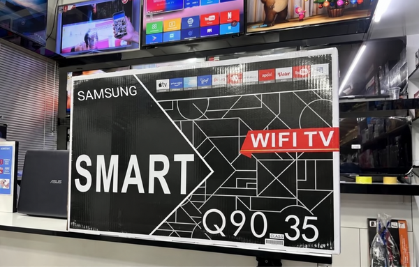 32 Телевизор 40 SMART ANDROiD WiFi blur bg