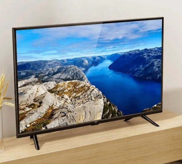 Telvizor Smart Tv Hd -43- blur bg