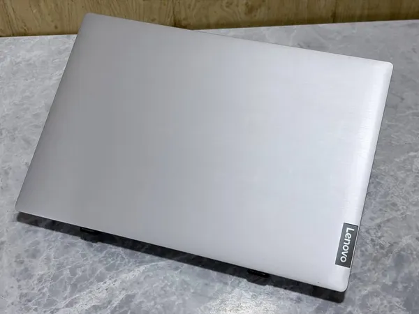 Ноутбук Lenovo blur bg