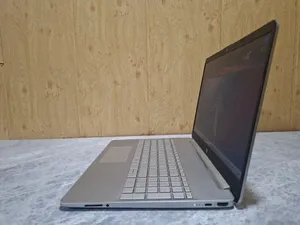HP Laptop image 2 blur bg