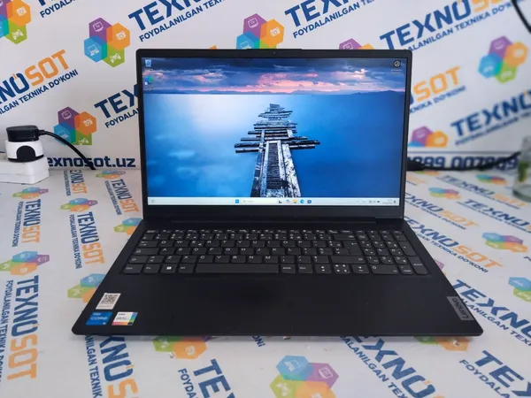 Ноутбук Lenovo V15 blur bg