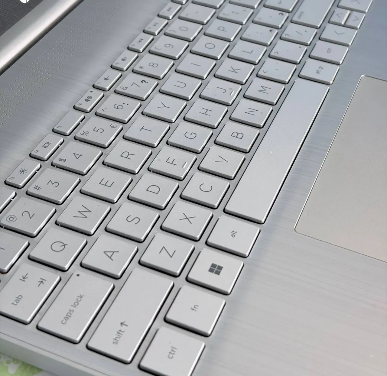 Ноутбук HP Laptop image 2