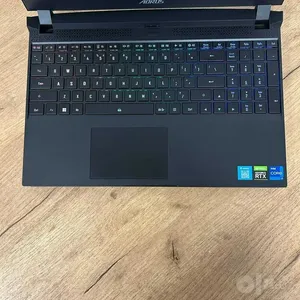 Игровой ноутбук Gigabyte AORUS 5, RTX 3070, 32GB image 5 blur bg