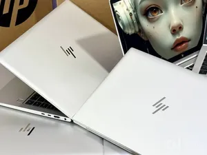 HP EliteBook 640 G9 Core i7, premium toifadagi noutbuk image 6 blur bg