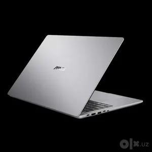 Asus ExpertBook P3 PM3606CHA 16" IPS Ryzen 7-8840HS 16GB SSD 512GB image 2 blur bg