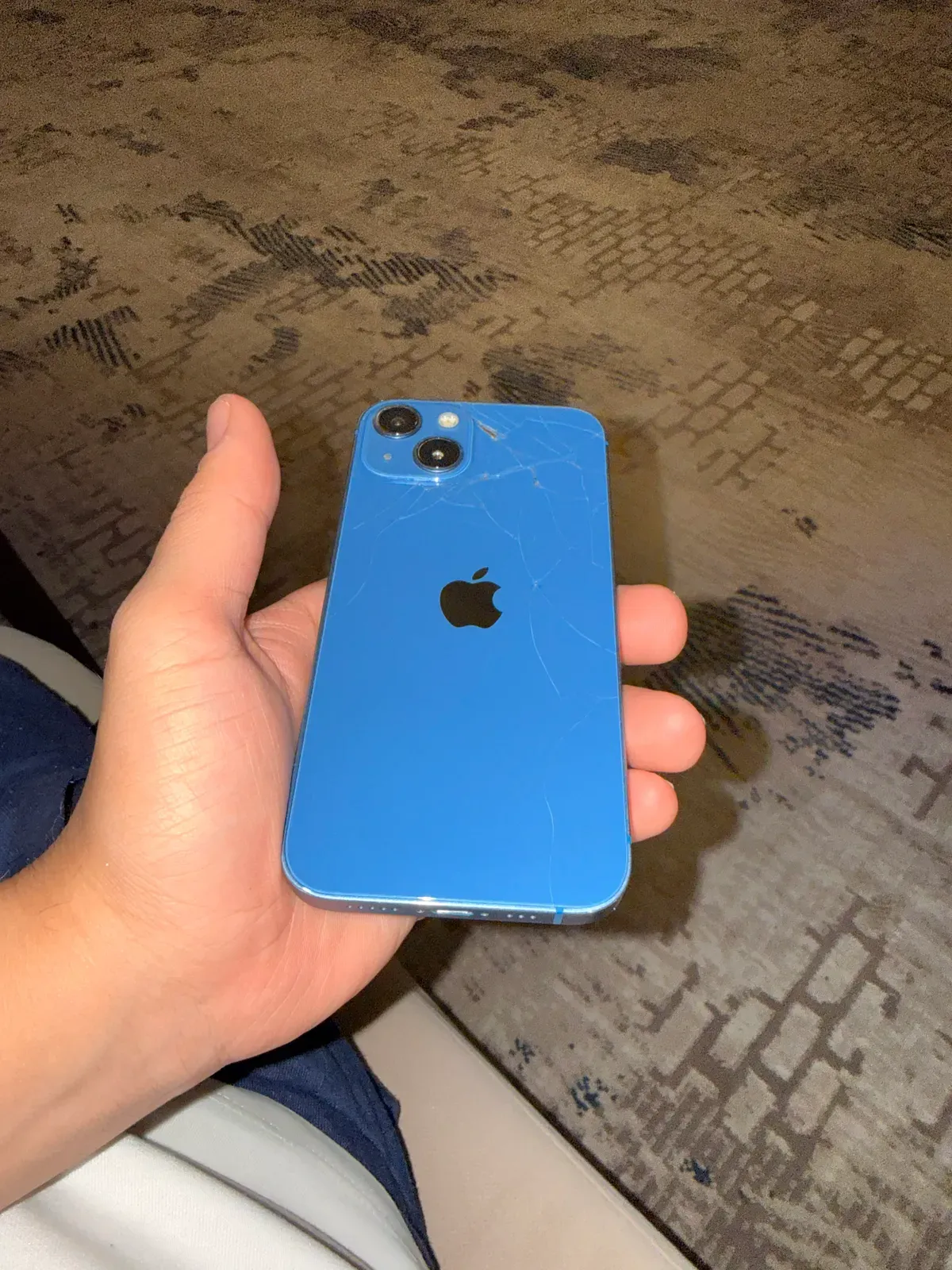 iPhone 13 256GB image 2