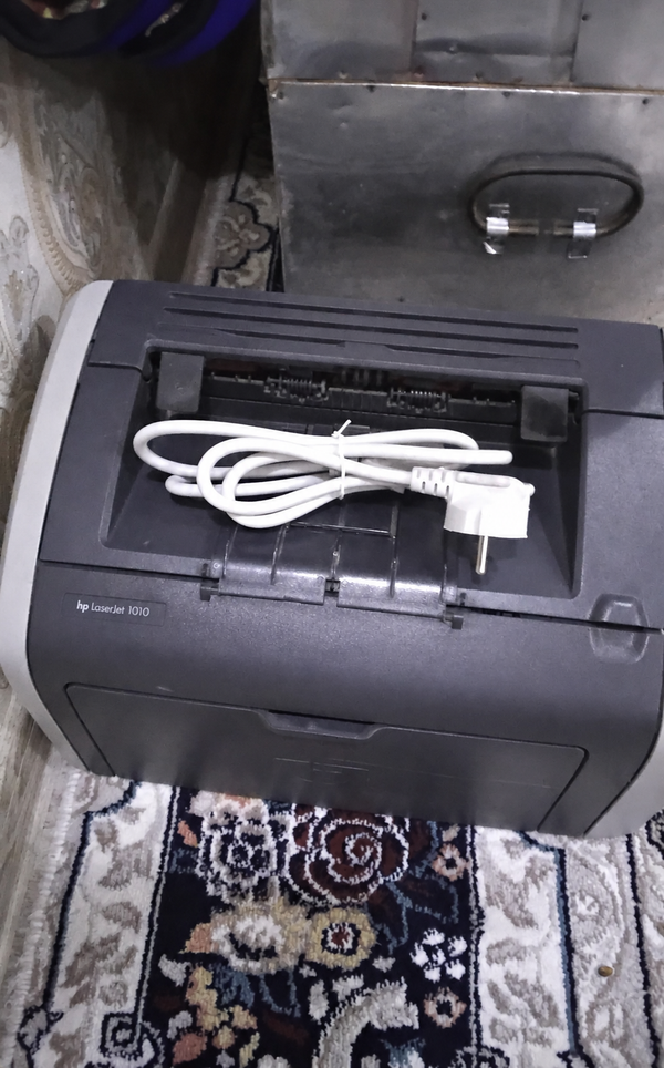 HP LaserJet 1010 blur bg