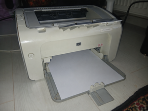 HP LaserJet P1102 image 1 blur bg