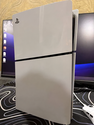 PlayStation 5 Slim с дисководом + игры в подарок image 1 blur bg
